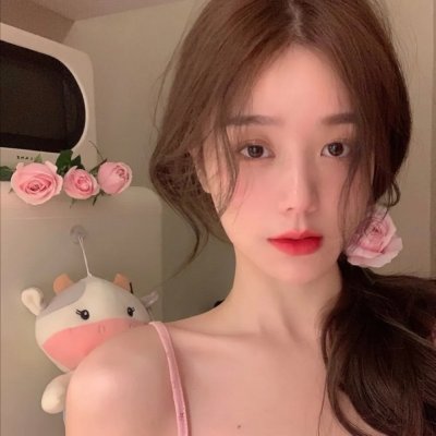 窗户边有人